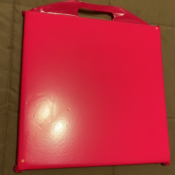 T-Mobile Tuesdays set of 2 Football Themed Stadium Seat Cushions, New, pink - Picture 8 of 11